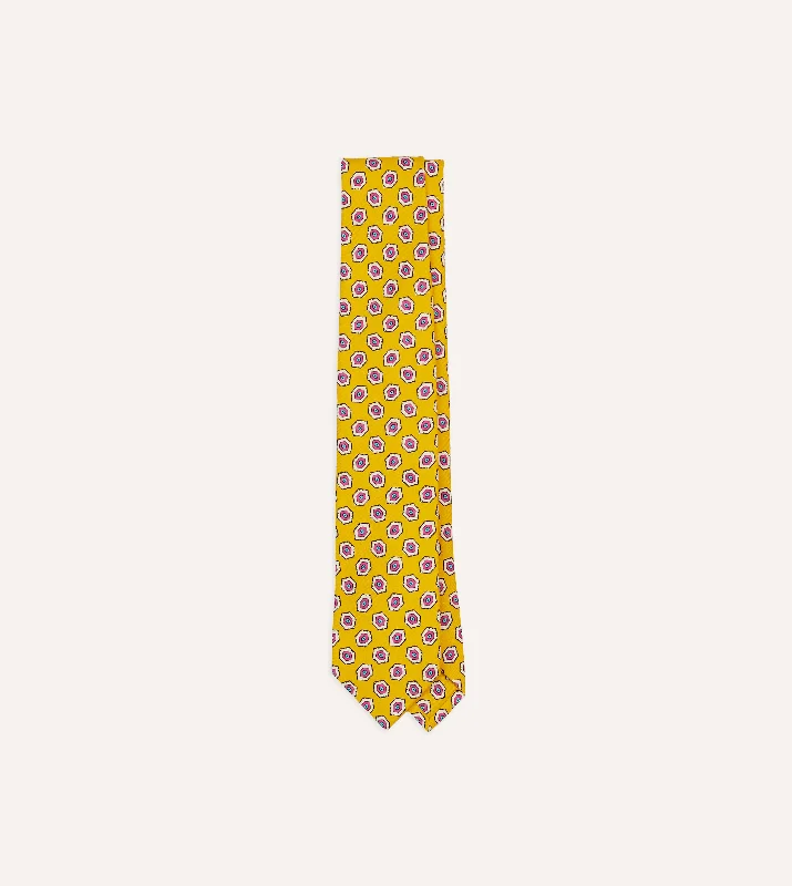 Luxurious Men's Silk-Lined SuitsYellow Hexagon Tile Print Silk Self-Tipped Tie