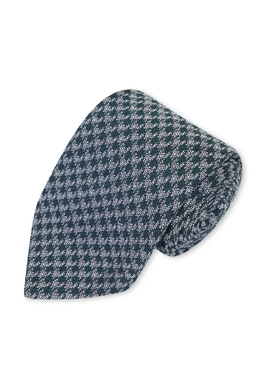 Men's Suits with Linen-Blend FabricsHoundstooth Silk Tie