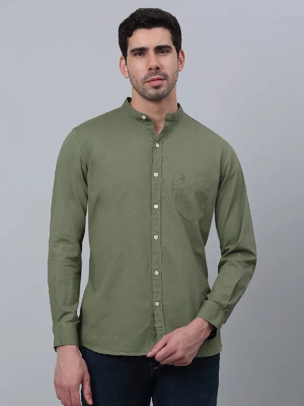 Men's Wingtip-Collar Shirts for a Classic TouchMen's Olive Green Casual Plain Full Sleeve Shirt