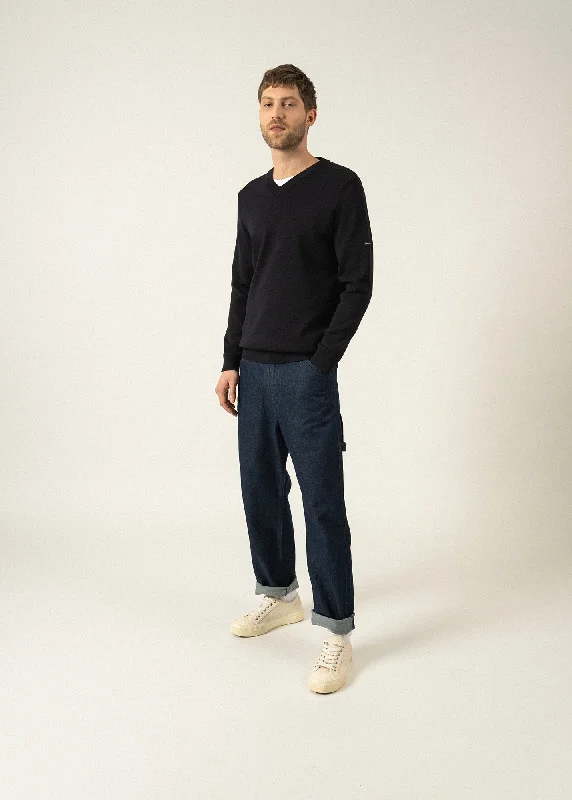 Men's Shirts with Asymmetrical HemlinesCuirasse V neck jumper - in soft wool (NAVY)